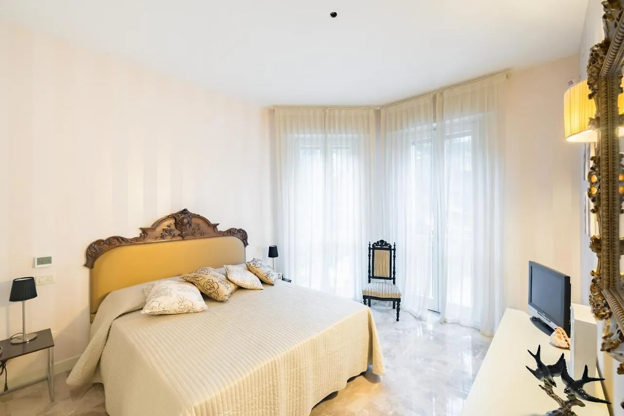 Ferienwohnung Residenza Al Vittoriale - By Host4U Gardone Riviera Apartment