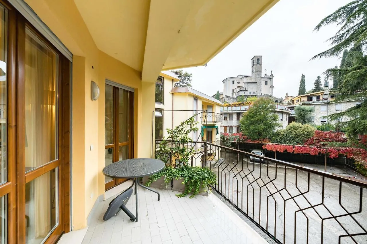 Ferienwohnung Residenza Al Vittoriale - By Host4U Gardone Riviera Italien