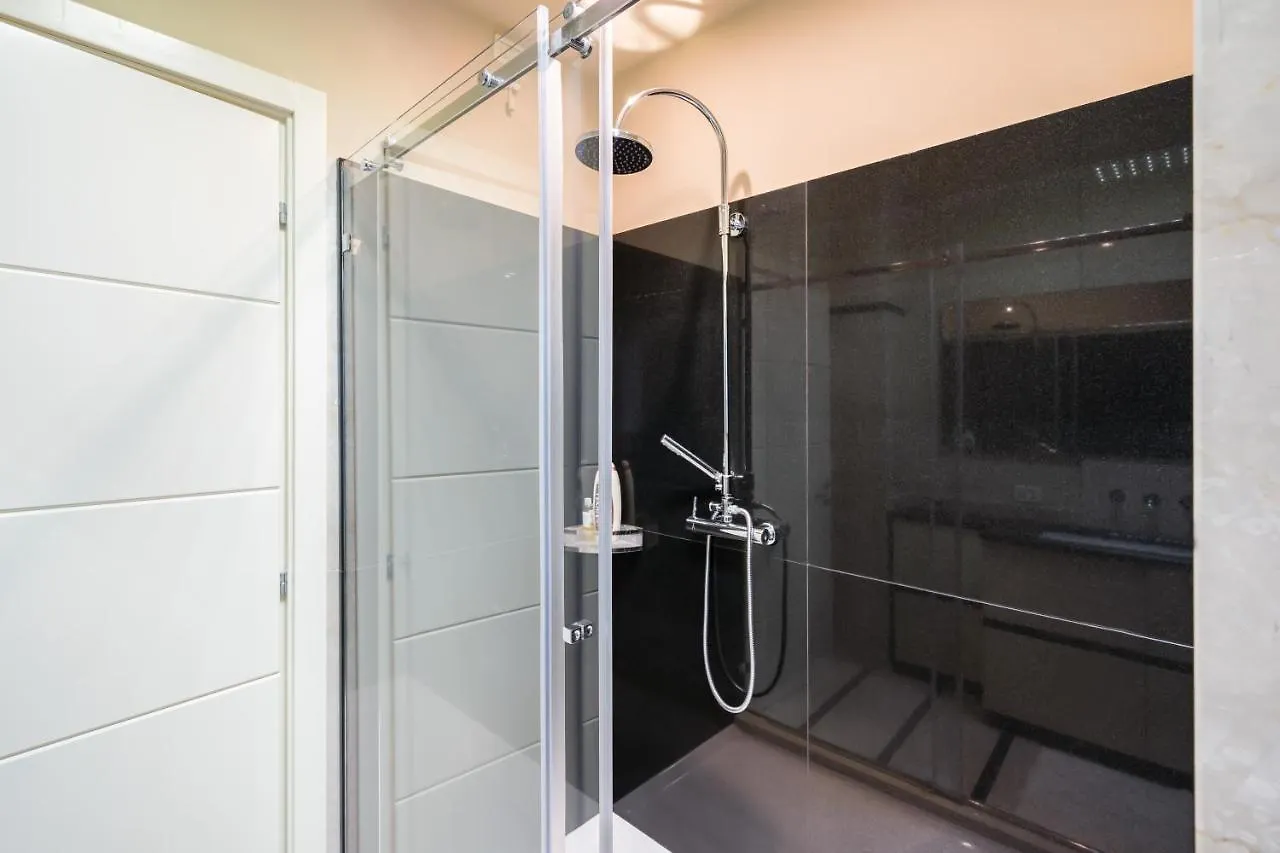 Apartment Ferienwohnung Residenza Al Vittoriale - By Host4U Gardone Riviera