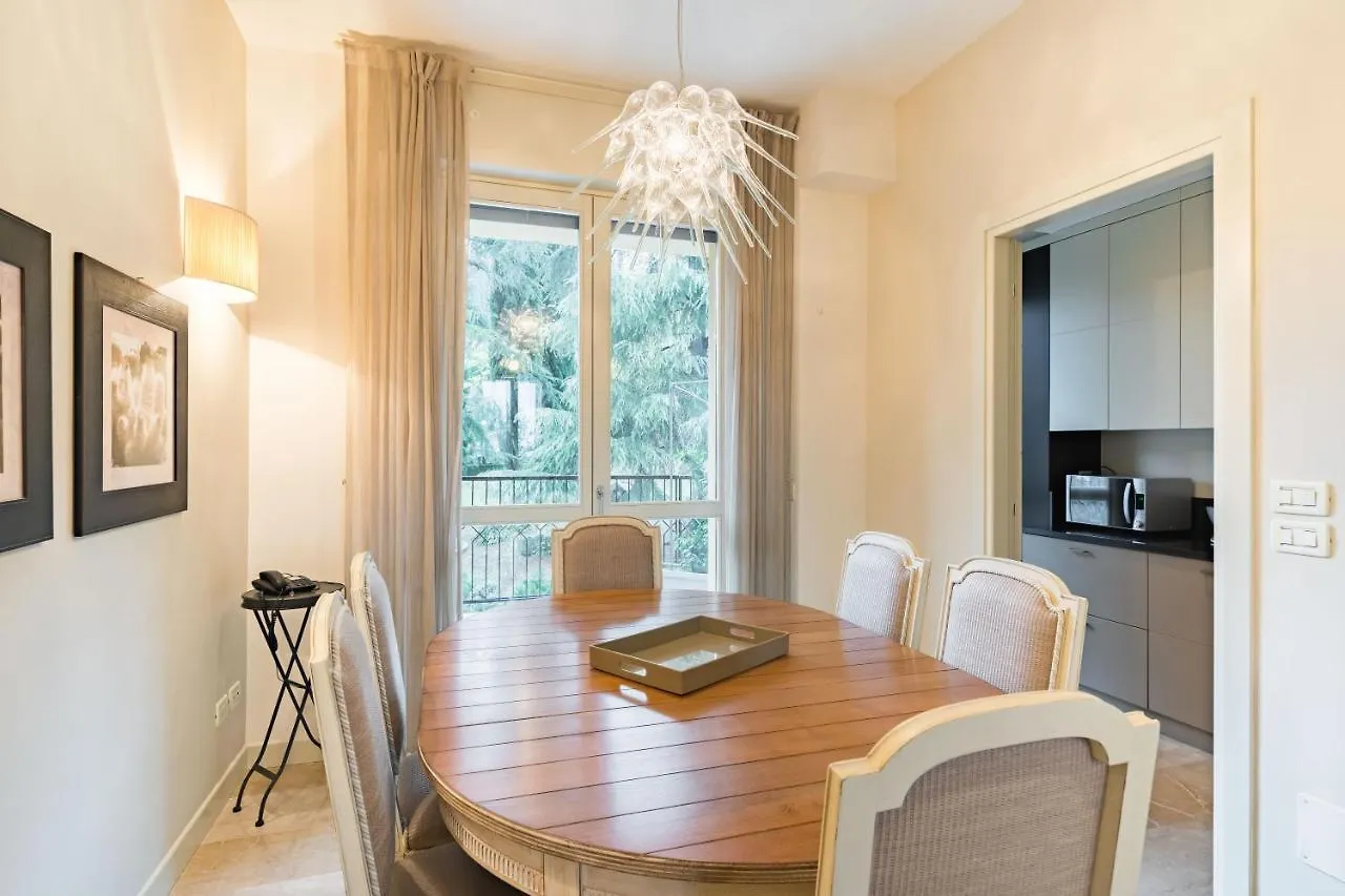 Апартаменты Residenza Al Vittoriale - By Host4U Гардоне Ривьера