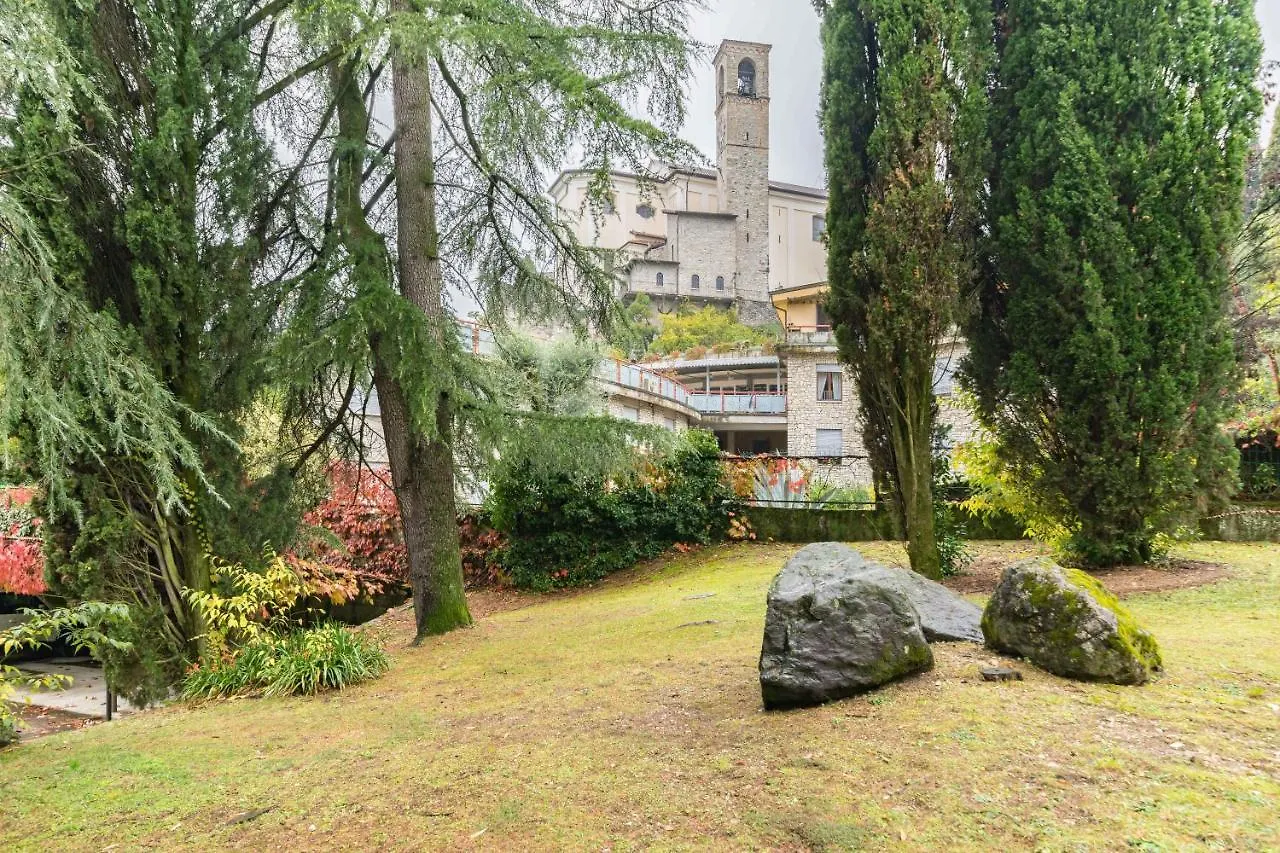 Апартаменты Residenza Al Vittoriale - By Host4U Гардоне Ривьера