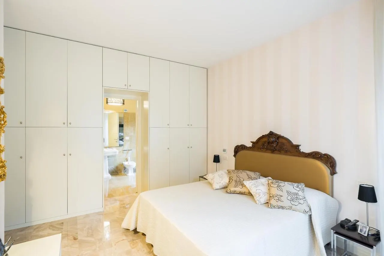 Residenza Al Vittoriale - By Host4U Apartment Gardone Riviera Italy
